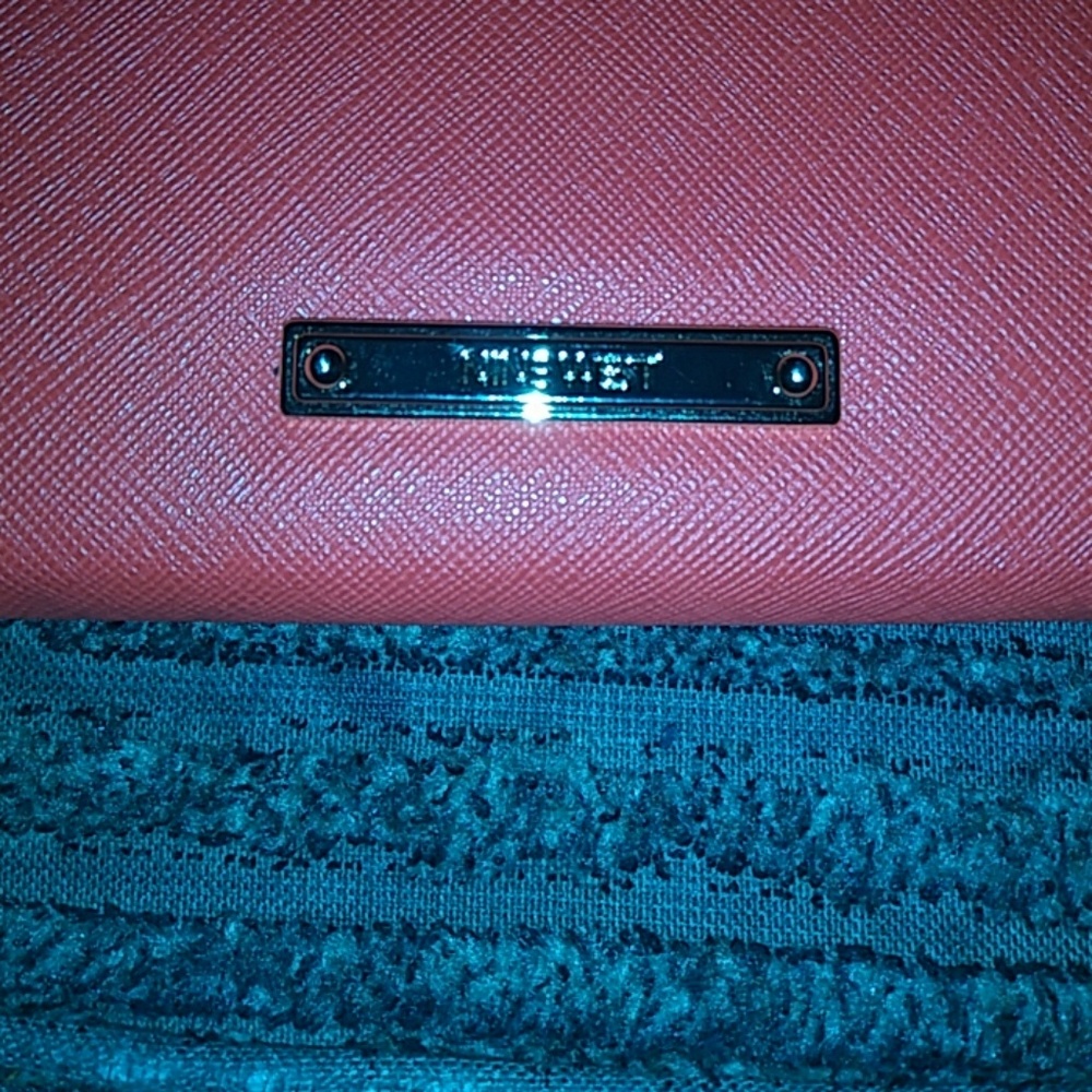 NINE WEST - Picture 2 of 4